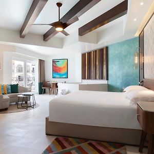 Junior Suite Oceanfront 1 King Bed